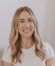 Book an Appointment with Julia Selznick for Counselling / Psychology / Mental Health
