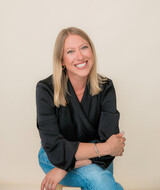 Book an Appointment with Lesley Nightingale at Toronto Office - Eglinton & Allen