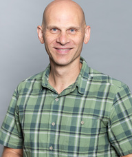Book an Appointment with Lee Mackenzie for Massage Therapy